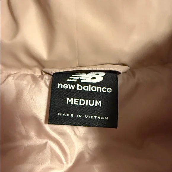 NWOT New Balance Pink Puffer Vest - Picture 3 of 9